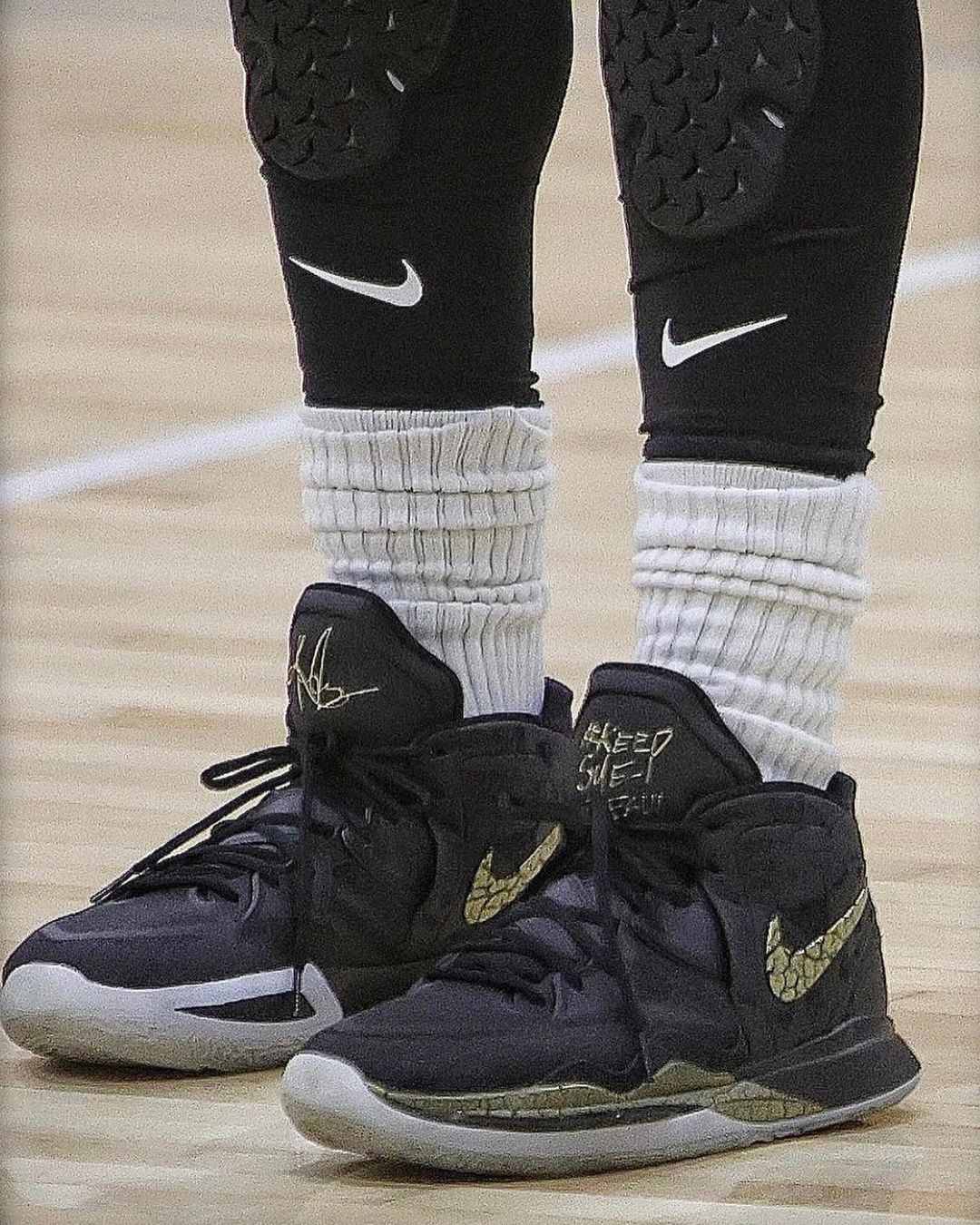 始终掌握在 始终掌握在